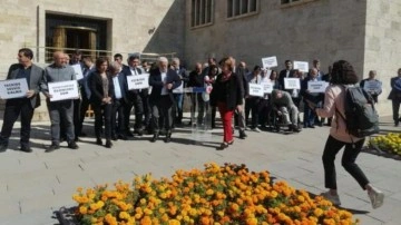 HDP'den provokasyon: Adalet Bakanlığı'na yürüdüler
