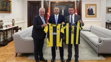 İçişleri Bakanı Yerlikaya, Fenerbahçe Spor Kulübü Başkanı Koç'u kabul etti