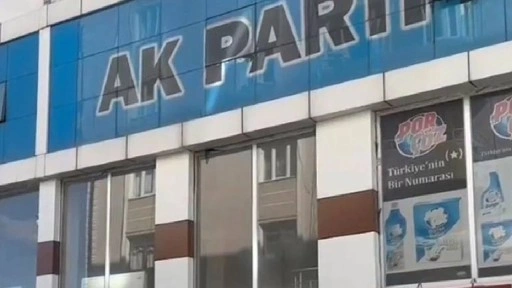 Iğdır'da AK Parti il binasına satırlı saldırı