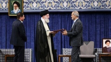 İran'da Pezeşkiyan dönemi resmen başladı: Mazbatasını Hamaney'den aldı