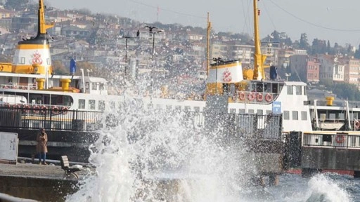 İstanbul'da bazı şehir hatları ile deniz otobüsü seferleri iptal edildi