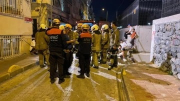 İstanbul'da bina çöktü! 4. kattaki genç kız alt kata düştü