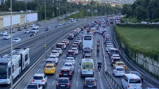 İstanbul'da sabah saatlerinde trafik felç oldu!