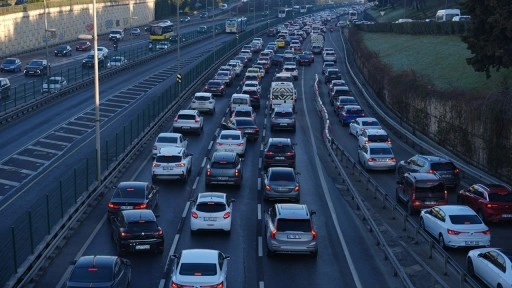 İstanbul'da sabah saatlerinde trafik yoğunluğu oluştu