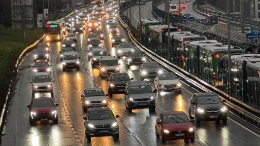 İstanbul’da sabah saatlerinde trafik yoğunluğu yüzde 76’ya çıktı