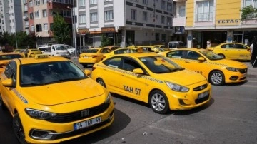 İstanbul'da taksicilerden yeni tarife kuyruğu