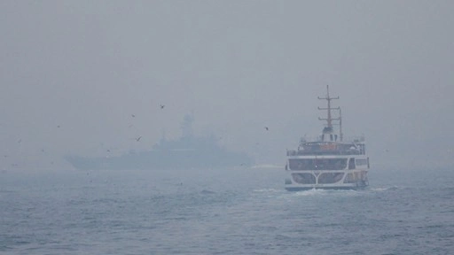 İstanbul'da vapur seferlerine hava muhalefeti engeli