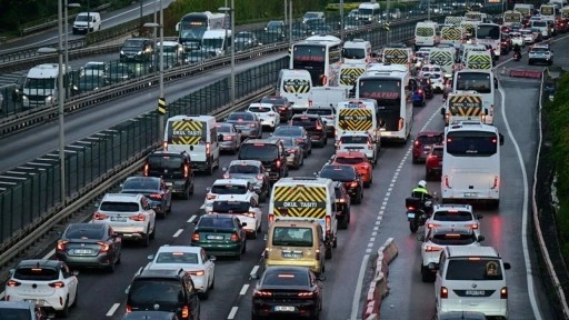 İstanbul trafiğinde yoğunluk: Erken saatlerde başladı