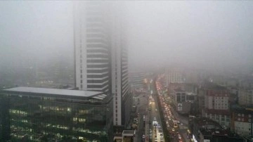 İstanbul&rsquo;da bazı noktalarda yoğun sis etkili oluyor