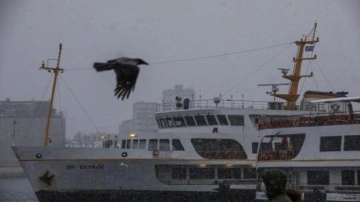 İstanbul'da fırtına: Seferler iptal edildi