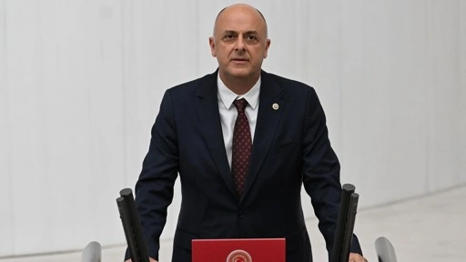 İYİ Parti'den istifa etmişti! Ümit Özlale, CHP'ye katılıyor