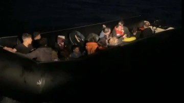 İzmir'de 23 düzensiz göçmen yakalandı
