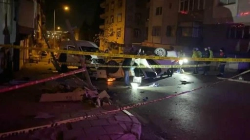 İzmir'de feci kaza: 2 ölü, 2 yaralı!