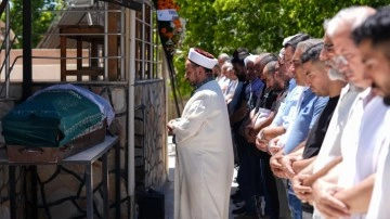 İzmir'deki patlamada yaşamını yitiren Dilek Bağ'ın cenazesi toprağa verildi