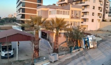 İzmir’de faciadan dönüldü: Freni boşalan kamyon 112 binasının duvarını yıktı