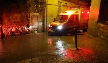 İzmir'de yağış sırasında bir evde kısmi göçük oluştu: 1 kişi kurtarıldı