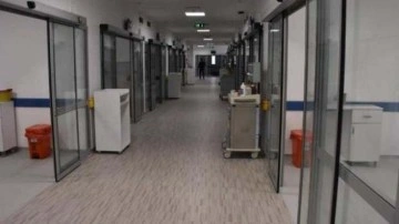 İzmir'deki 'acil durum hastanesi' hasta kabulüne başladı