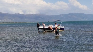 İznik Gölü'nde pikniğe giden aile korku dolu anlar yaşadı