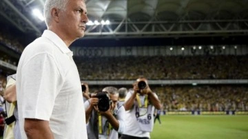 Jose Mourinho Süper Lig'deki ilk kartını gördü