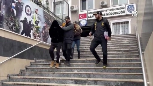 Kadıköy'de 'cinsel sapkınlık partisi'ne baskın! 2 şüpheli tutuklandı