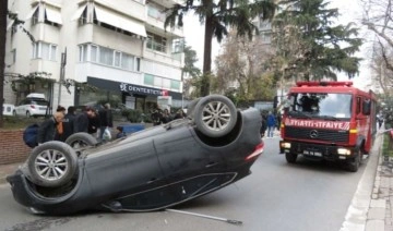 Kadıköy'de feci kaza: Kaldırımda yürüyen kadına otomobil çarptı
