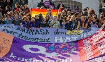 Kadınlar Kadıköy'de 2023 beklentilerini sıraladı: 'Şiddetsiz, özgür bir hayat'