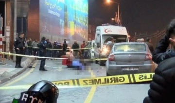 Kağıthane'de feci kaza: Otomobille çarpışan motosikletli öldü