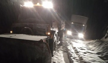 Kar esareti... Şırnak’ta yolda kalan 4 kişi kurtarıldı