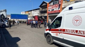 Kayseri'de korkutan patlama! Tırın yakıt deposu patladı: 1'i ağır 2 yaralı