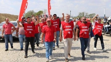 Kılıçdaroğlu'nun katılacağı tören öncesi CHP'li belediyenin işçilerinden ek zam eylemi