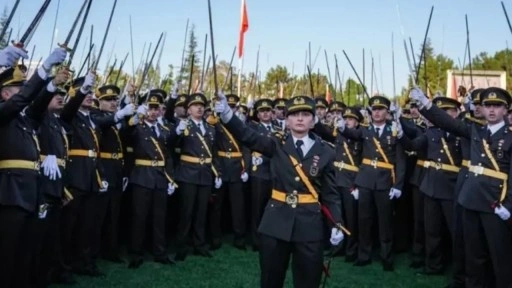 Kılıçlı korsan yemin eden teğmenler ile ilgili yeni karar! 30 gün içinde...