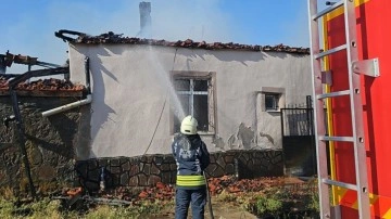 Konya'da bir evde yangın çıktı! Acı haber geldi