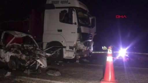 Konya'da feci kaza! TIR'la çarpışan otomobilin sürücüsü öldü!