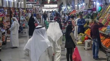 Kuveyt, oturma izni veya geliri olmayan 15 bin yabancı işçiyi sınır dışı etti