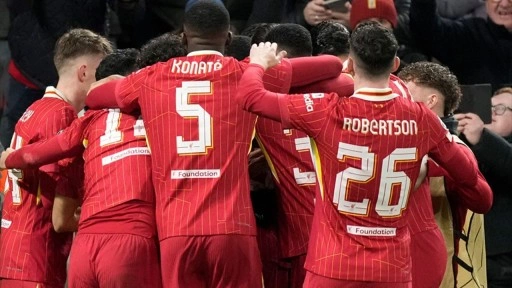 Liverpool altı gollü maçta son dakikada yıkıldı