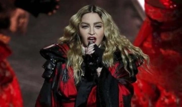 Madonna'nın klip çekimini polis bastı