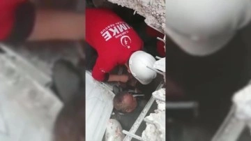 Malatya'da 5.6 büyüklüğünde deprem; hasarlı bazı binalar yıkıldı (6)