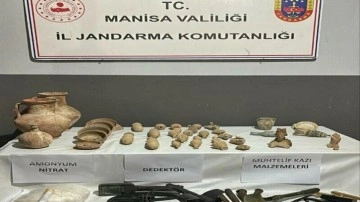 Manisa'da 37 tarihi eser ele geçirildi