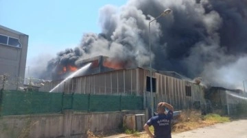 Manisa'da fabrika yangını!