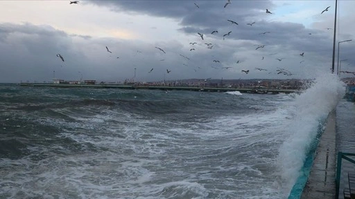 Meteorolojiden Doğu Karadeniz için fırtına uyarısı