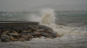 Meteoroloji'den Ege Denizi'nde 'fırtına' uyarısı