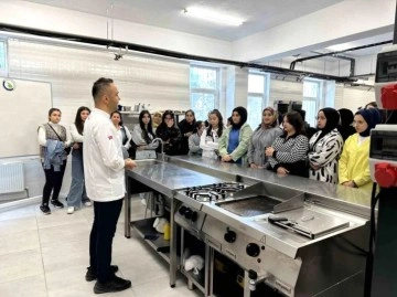 Mevlana Mesleki ve Teknik Anadolu Lisesi Öğrencileri Düzce Üniversitesi Bölümlerini Gezdi