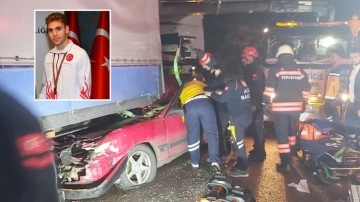 Milli boksörün kullandığı otomobil tırın altına girdi: 1 ölü