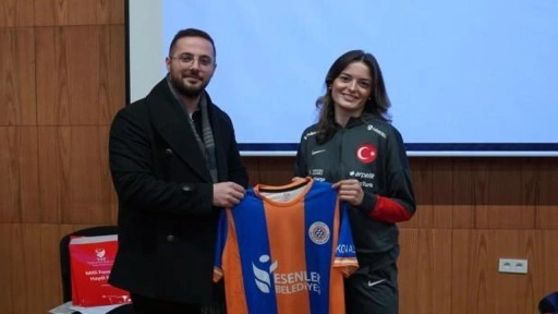 Milli futbolcular gençlere ilham oldu