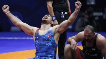 Milli güreşçi Taha Akgül, 3. kez dünya şampiyonu oldu