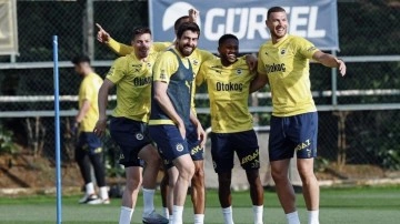 Mourinho kolları sıvadı! Fenerbahçe top başı yapıyor