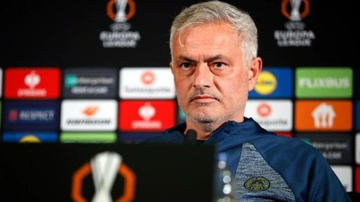 Mourinho'yu sinirlendiren soru! Noktayı kendi koydu: Ben ateşe su atarım