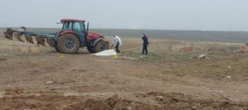 MUHTAR TARLASINI SÜRERKEN ÖLDÜRÜLDÜ