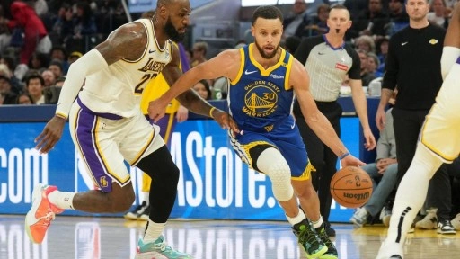 NBA'de Lakers, Golden State Warriors'u son saniye basketiyle yendi