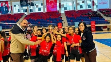 Niğde’de voleybol şampiyonları belli oldu